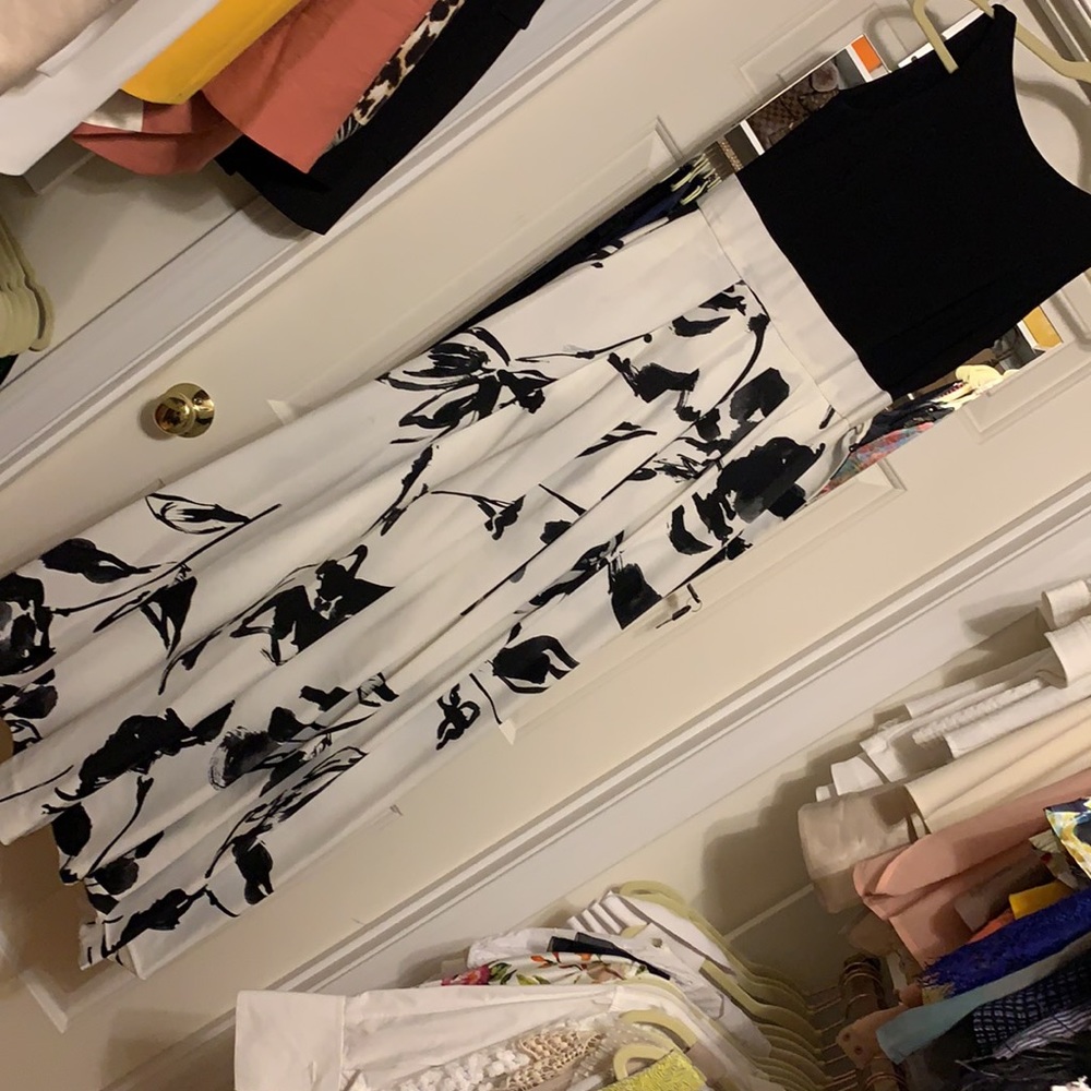 Dress - Picture 2 of 4